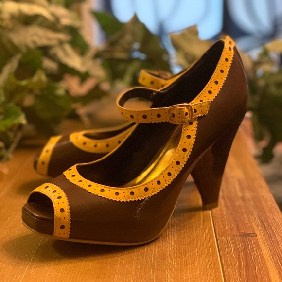 PINK DUTCHESS VINTAGE STYLE SHOE Sz 7 1/2 - Picture 4 of 7